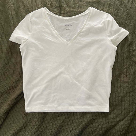 Wild Fable White V-Neck Women's Top - Picture 1 of 4